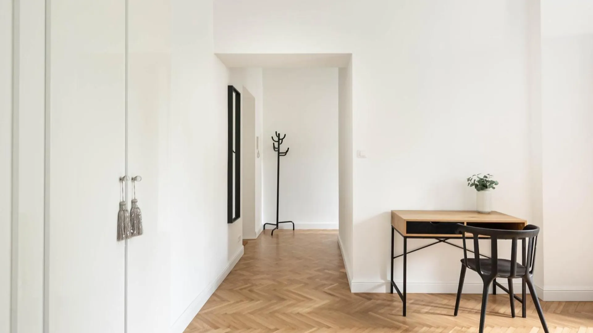 Saxon Garden Prestige Studio Warsaw