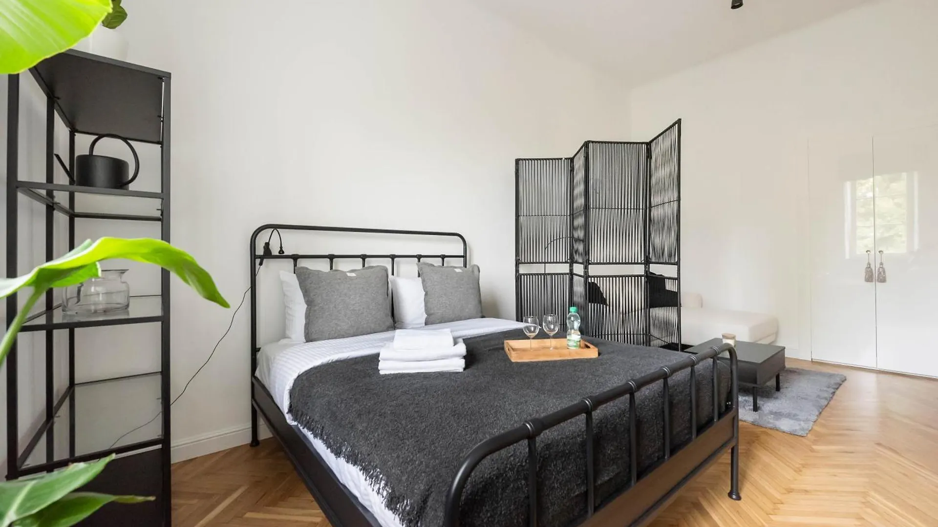 Saxon Garden Prestige Studio Warsaw